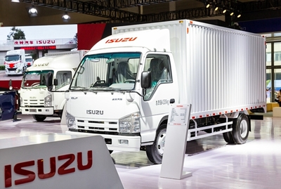 恒者當先 慶鈴七款精品車型亮相重慶車展，引領道路貨物運輸新篇章